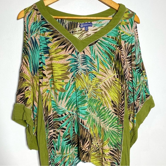 Democracy Women L Boho Top Green Tropical Cold Shoulder Tassel Hem V-Neck Blouse - Picture 6 of 16